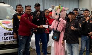 Mangala Garuda Putih PAC Arjasari Bagikan 1.000 Takjil Gratis